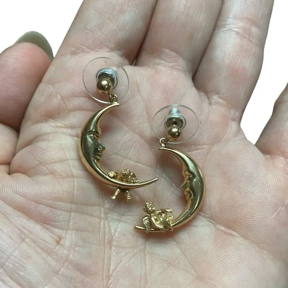 Vintage Cherub Moon Earrings 14k Crescent Dangle Earrings Cherubs 14k Gold - Picture 4 of 15